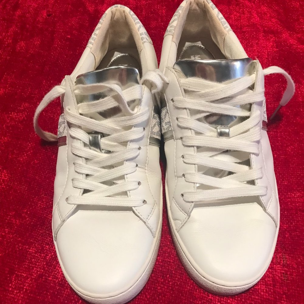 Cute Michael Kors  LEATHER sneakers Size 9,5 White/Silver color